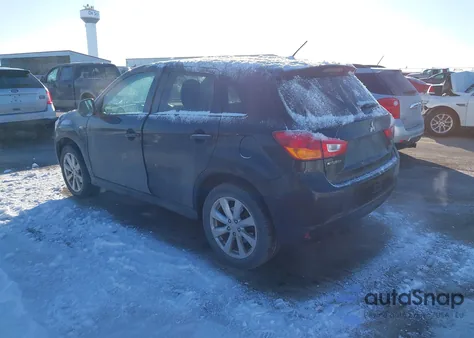 2015 Mitsubishi Outlander Sport Es z USA, uszkodzony, nr VIN 4A4AP3AU8FE048787